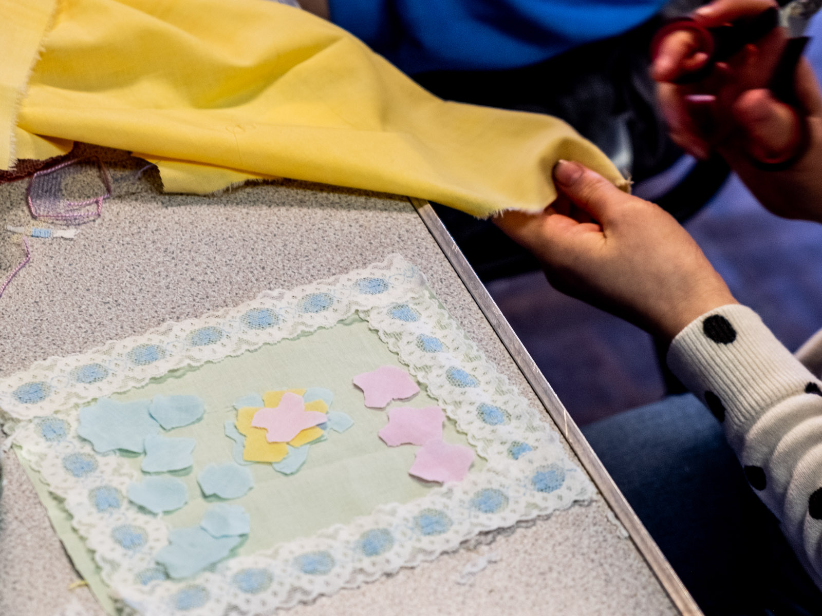 DSCF5172 Making flowers 3