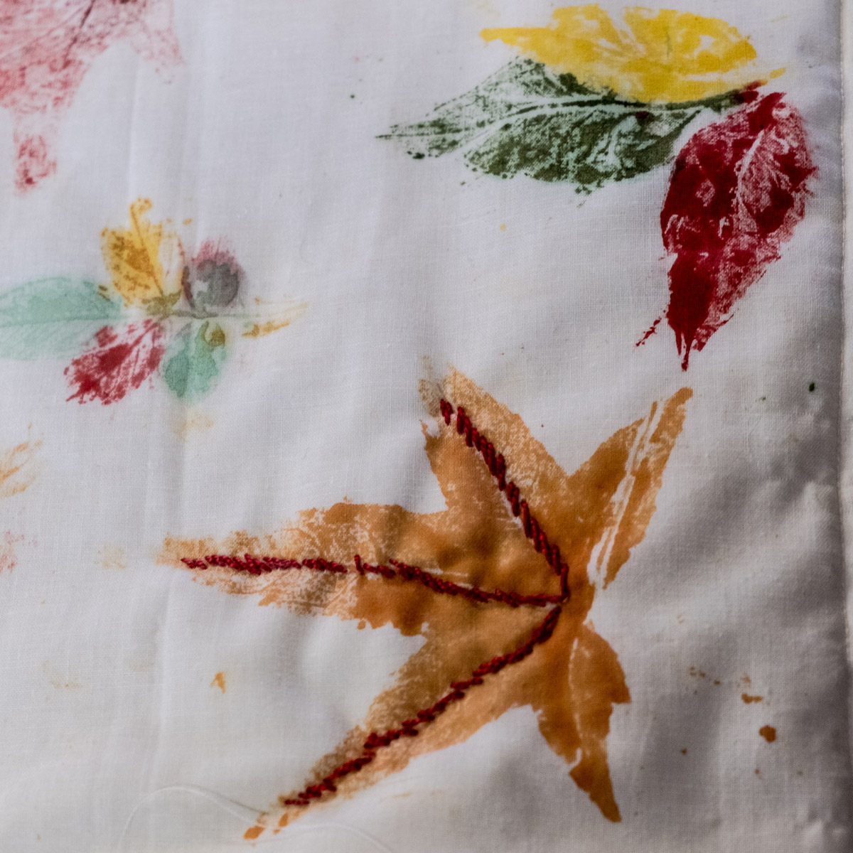 Decorated leaf veins